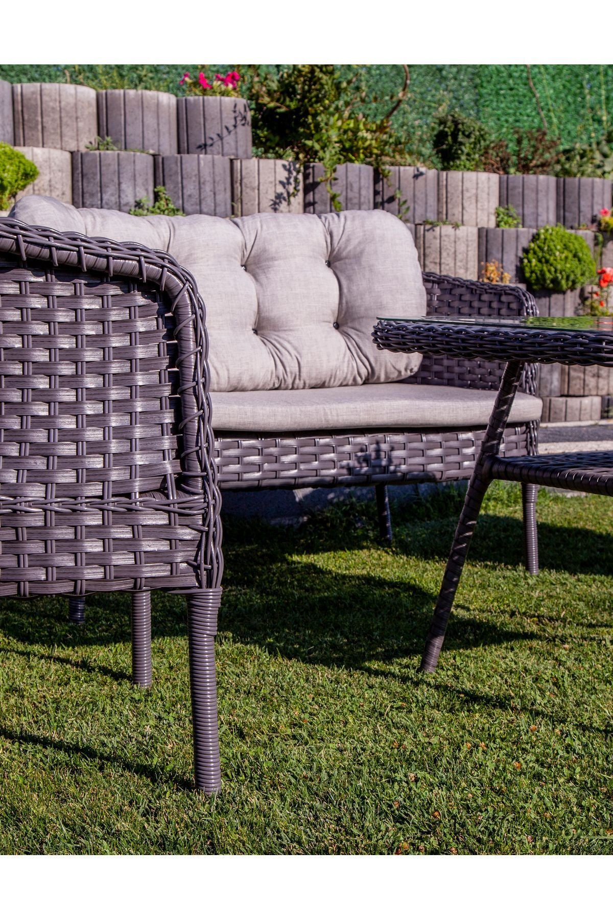 Garden cannes Rattan Bahçe Balkon Mobilyası 2+1+1 ve Masa