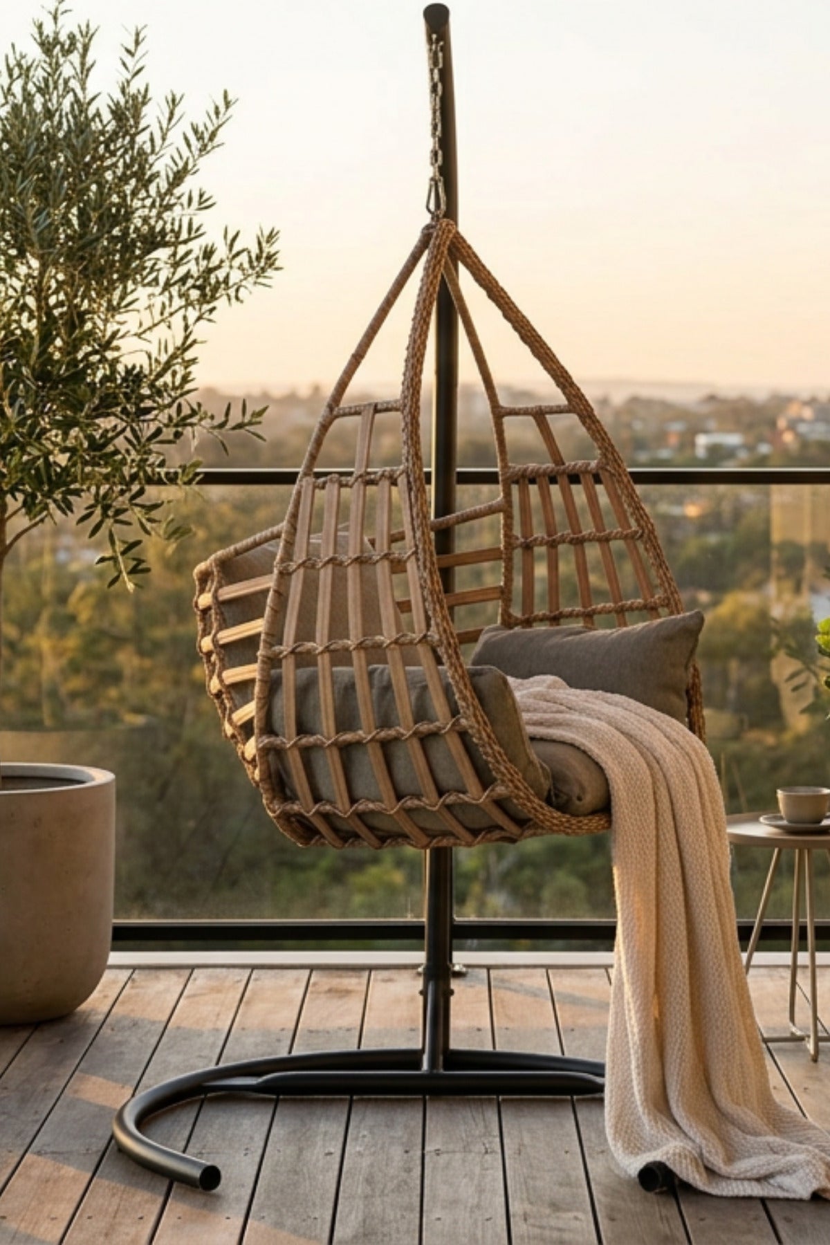 Yarım Damla Tek Kişilik Ayaklı Bahçe Salıncağı Balkon/Teras Salıncağı, 120 Kg